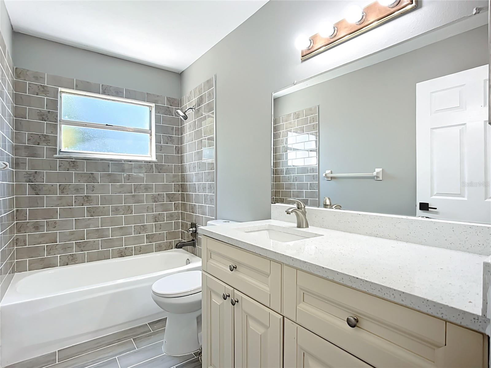 1015 24TH AVE W, PALMETTO, FL, 34221