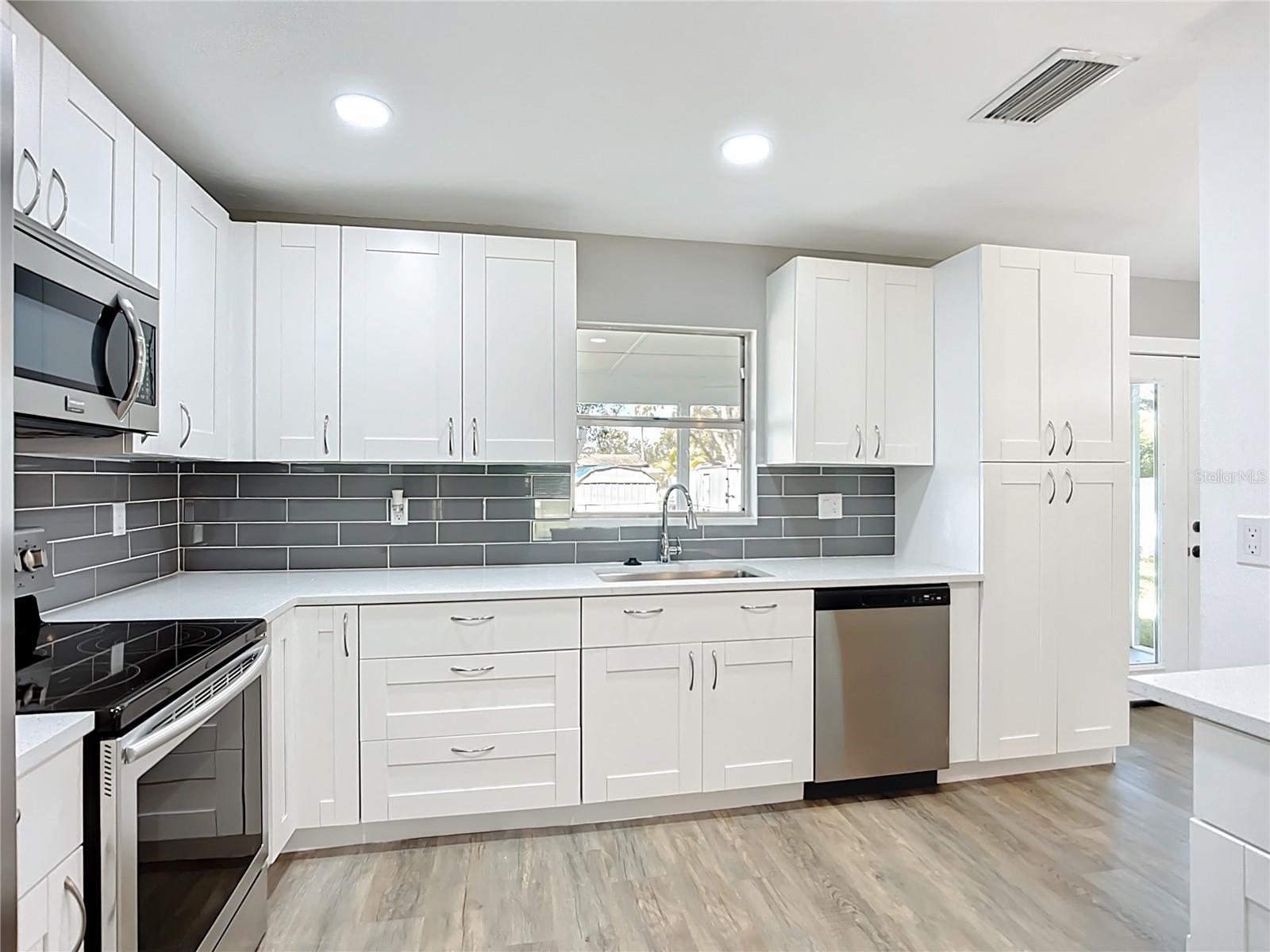 1015 24TH AVE W, PALMETTO, FL, 34221