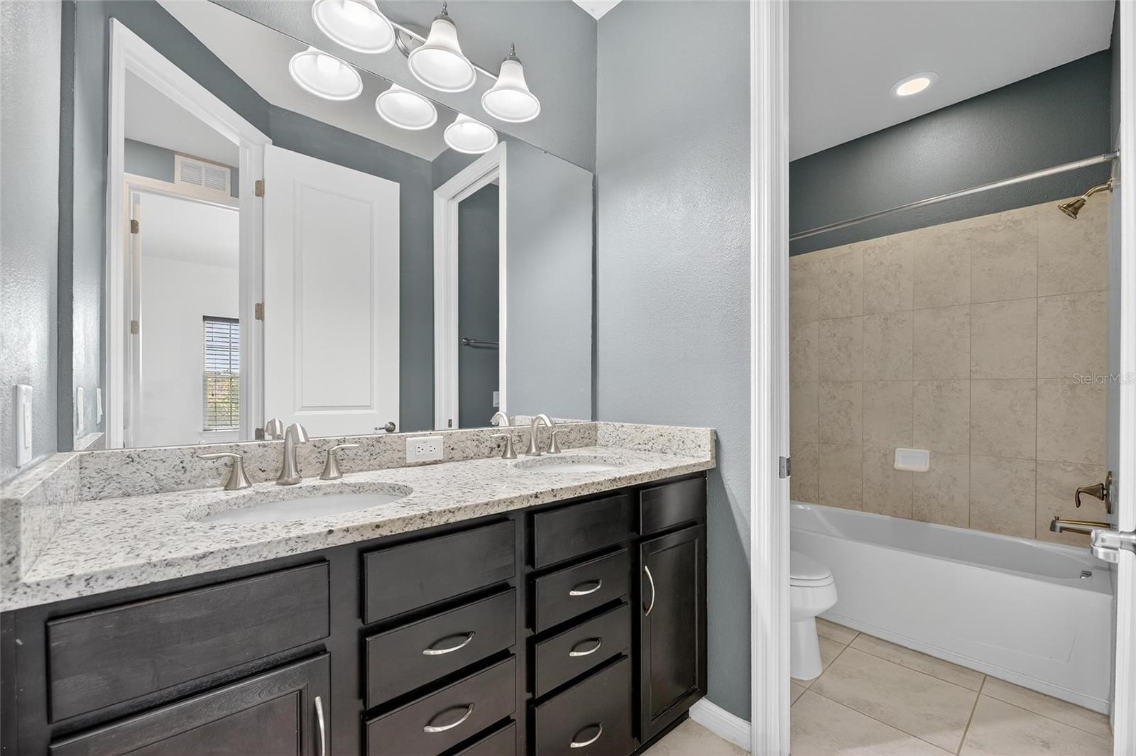 5811 CALDERA RIDGE DR, LITHIA, FL, 33547
