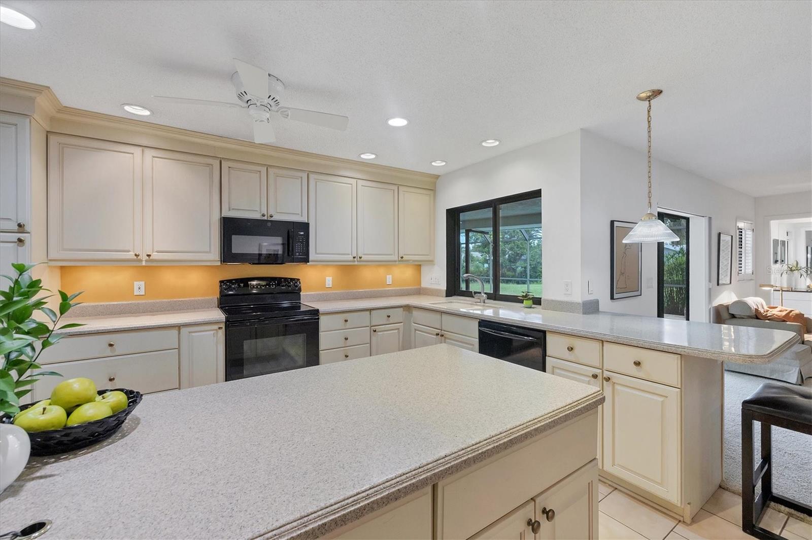A4663887 Property Photo