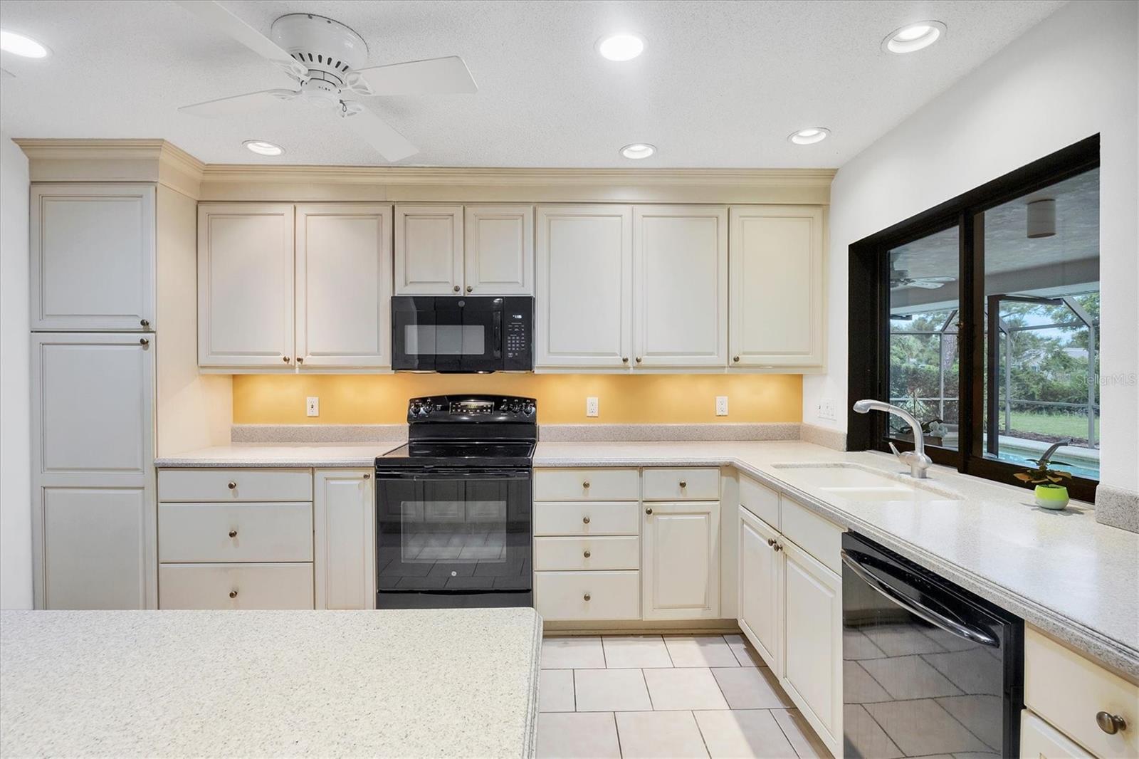 A4663887 Property Photo
