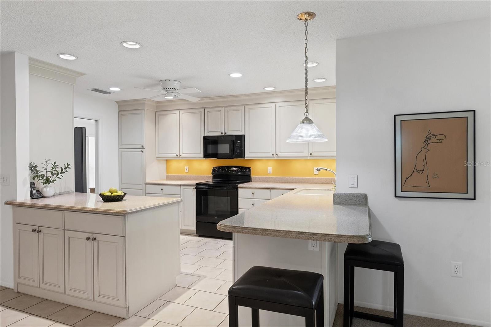 A4663887 Property Photo