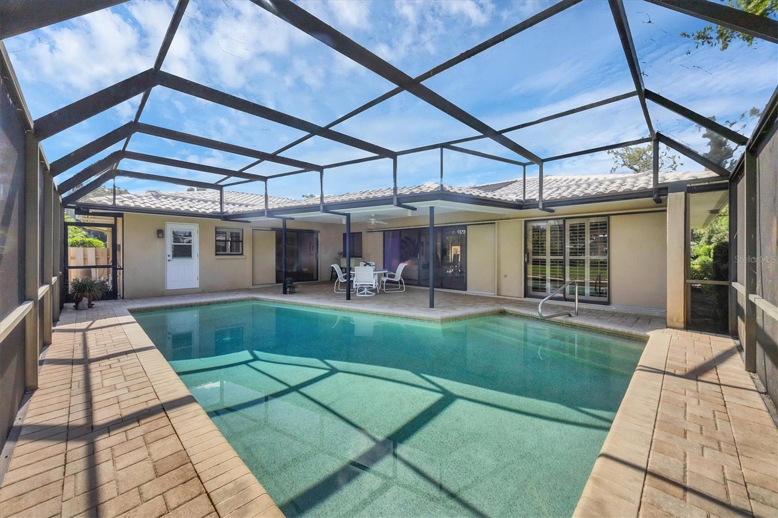 A4663887 Property Photo