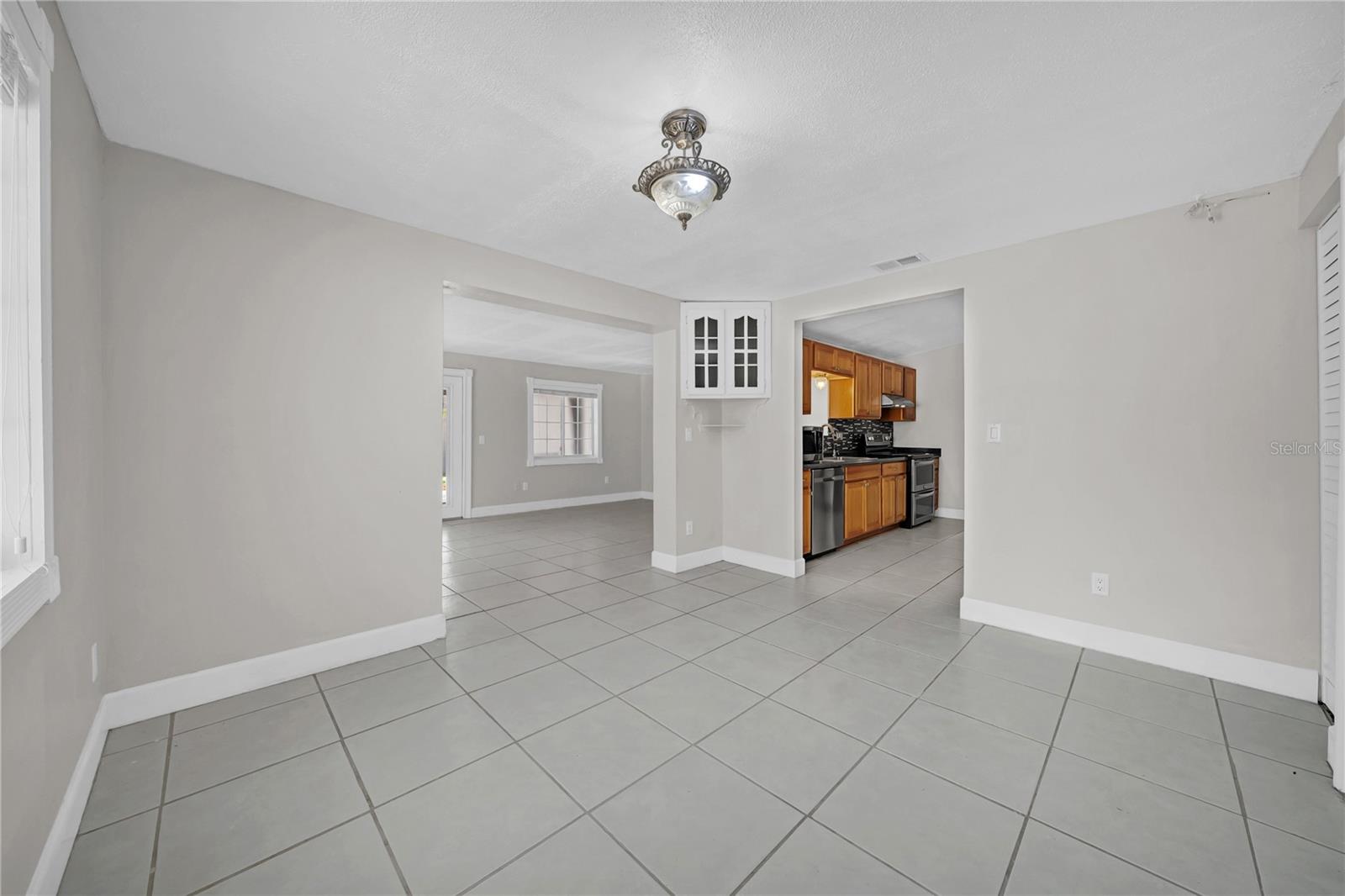 1352 FOXWOOD DR, LUTZ, FL, 33549