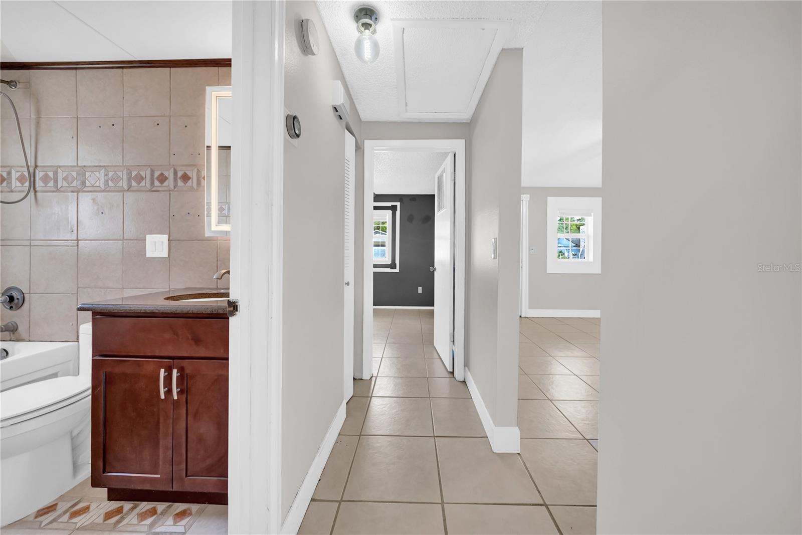 1352 FOXWOOD DR, LUTZ, FL, 33549