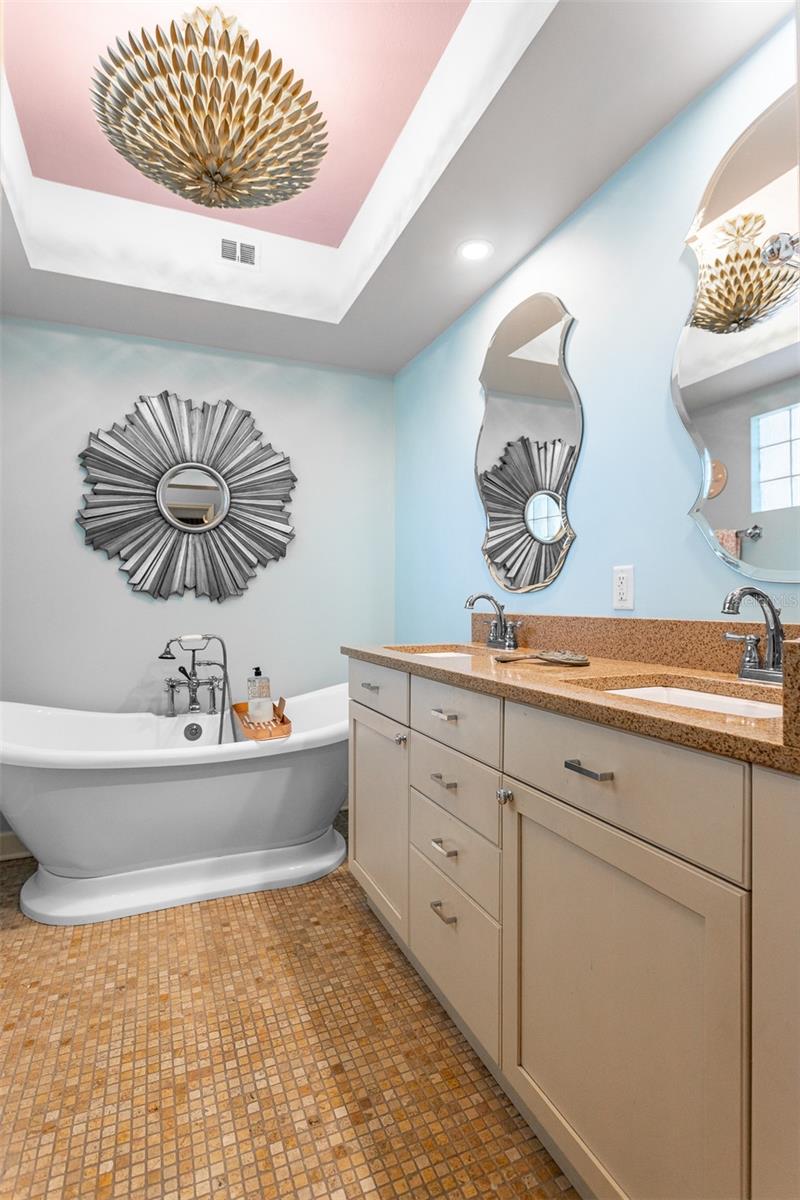 3649 FOSTER HILL DR N, ST PETERSBURG, FL, 33704