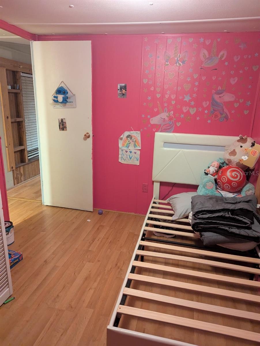 TB8423683 Property Photo