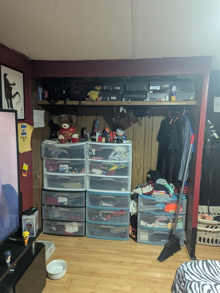 TB8423683 Property Photo