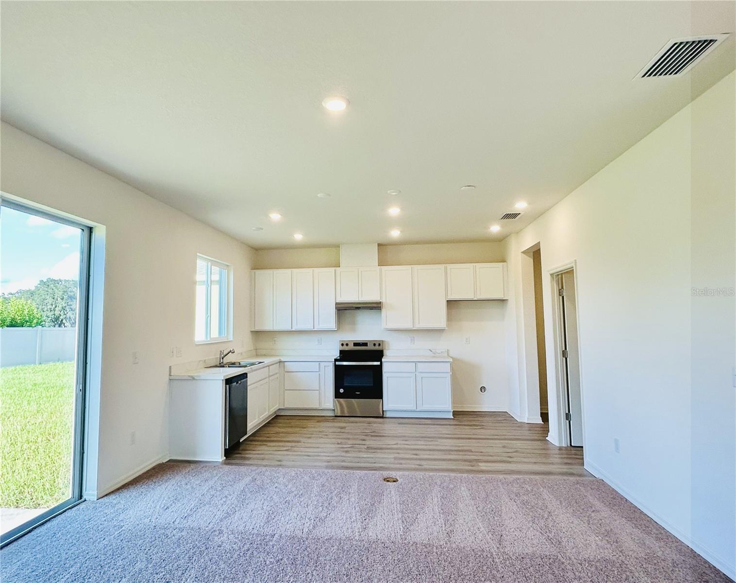 37531 WILLIAMETTE WAY, ZEPHYRHILLS, FL, 33540