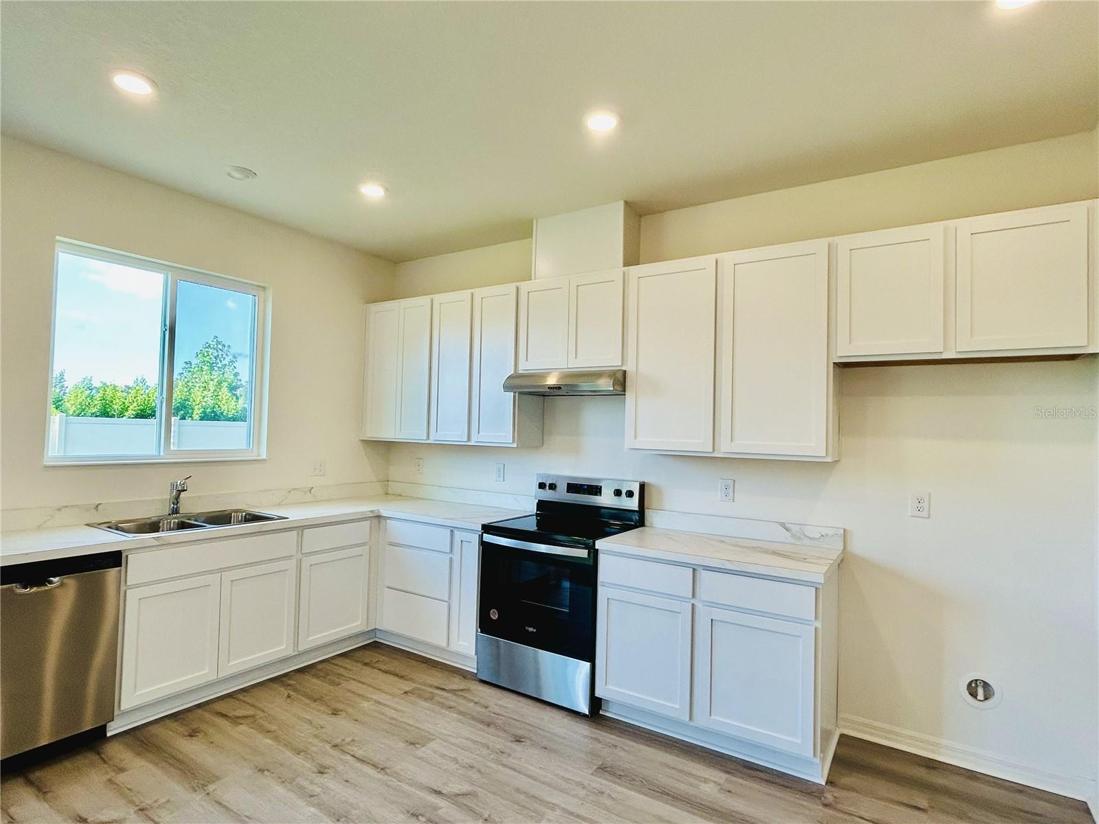 37531 WILLIAMETTE WAY, ZEPHYRHILLS, FL, 33540