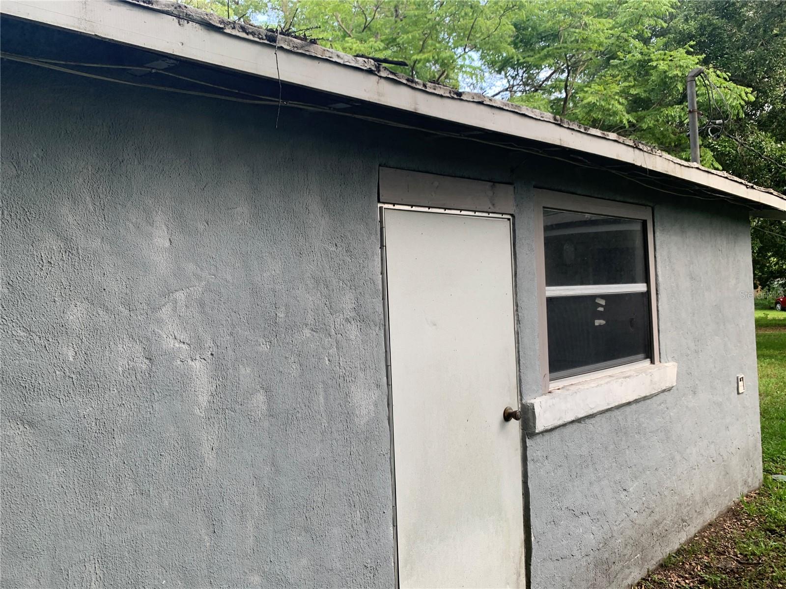 TB8423695 Property Photo