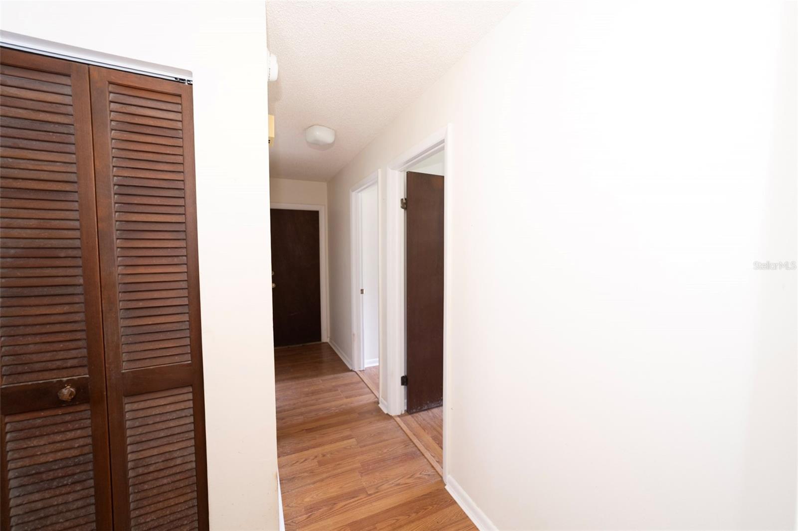 18412 SWAN LAKE DR, LUTZ, FL, 33549