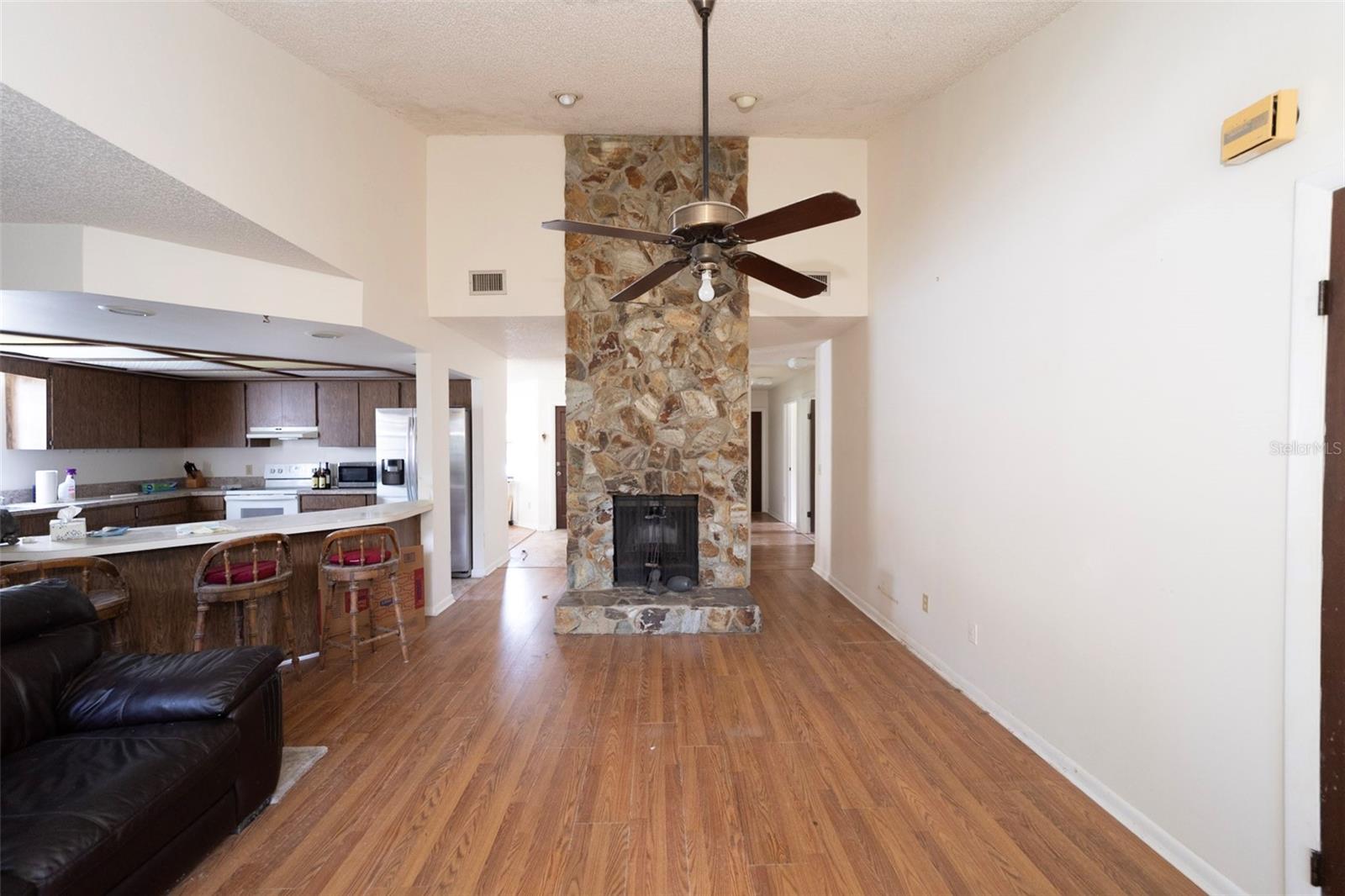 18412 SWAN LAKE DR, LUTZ, FL, 33549