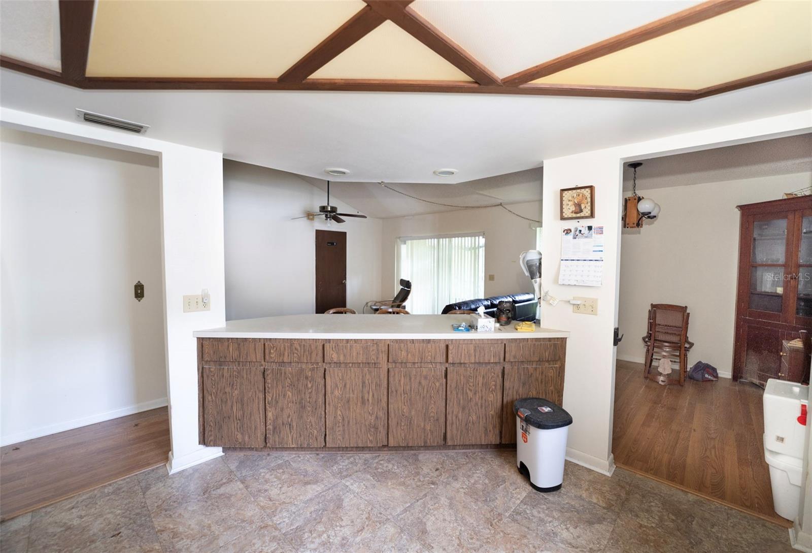 18412 SWAN LAKE DR, LUTZ, FL, 33549