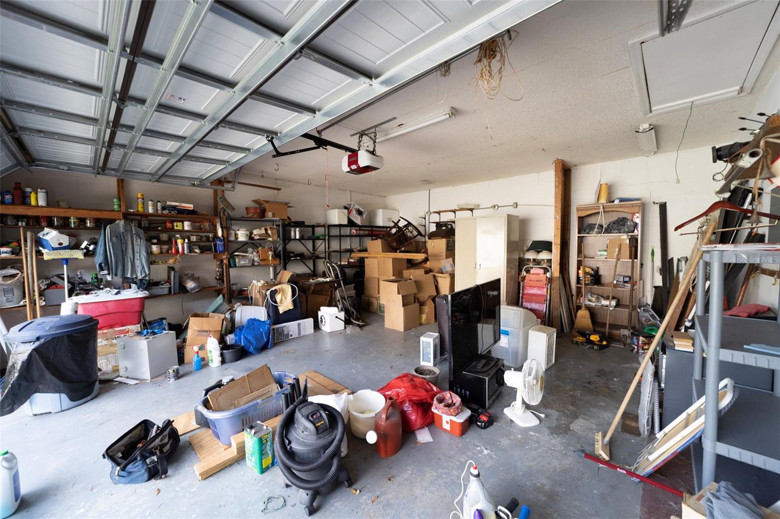 18412 SWAN LAKE DR, LUTZ, FL, 33549