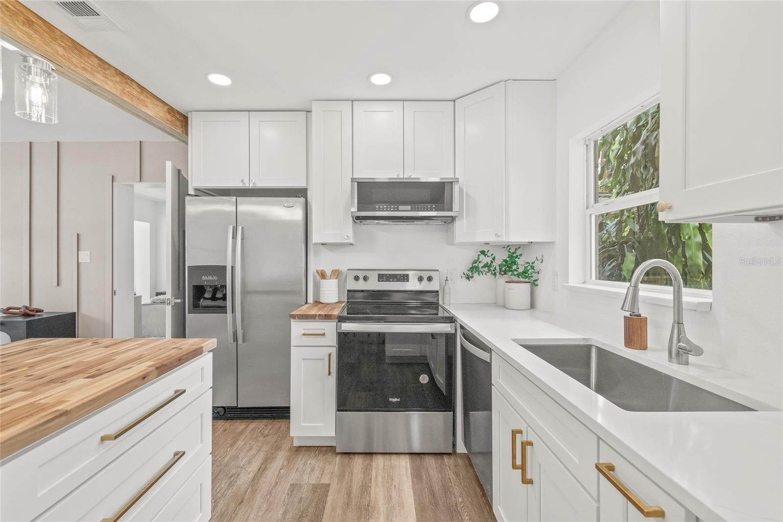 8719 N TEMPLE AVE, TAMPA, FL, 33617