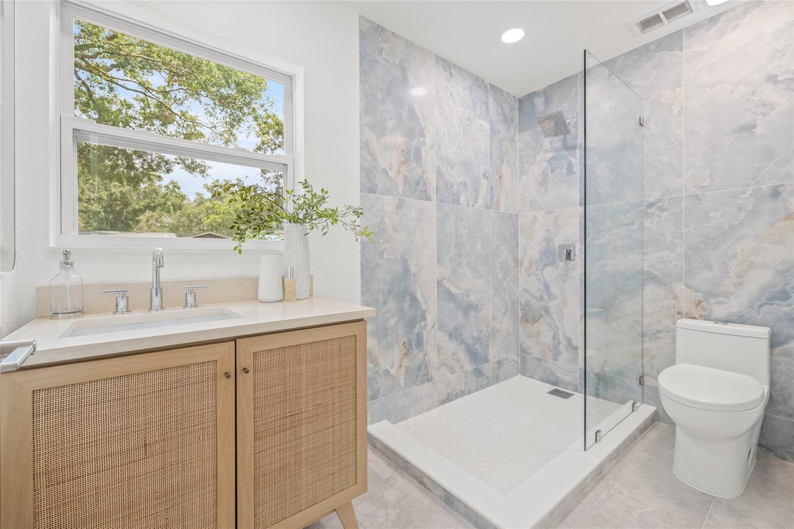 8719 N TEMPLE AVE, TAMPA, FL, 33617