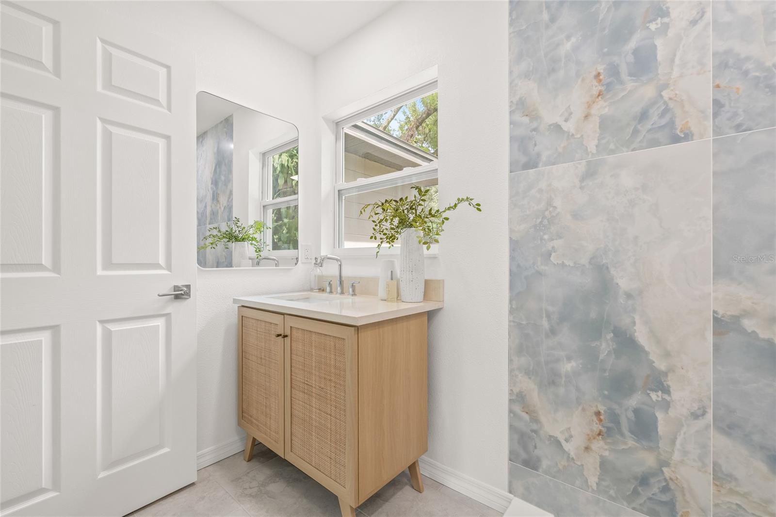 8719 N TEMPLE AVE, TAMPA, FL, 33617