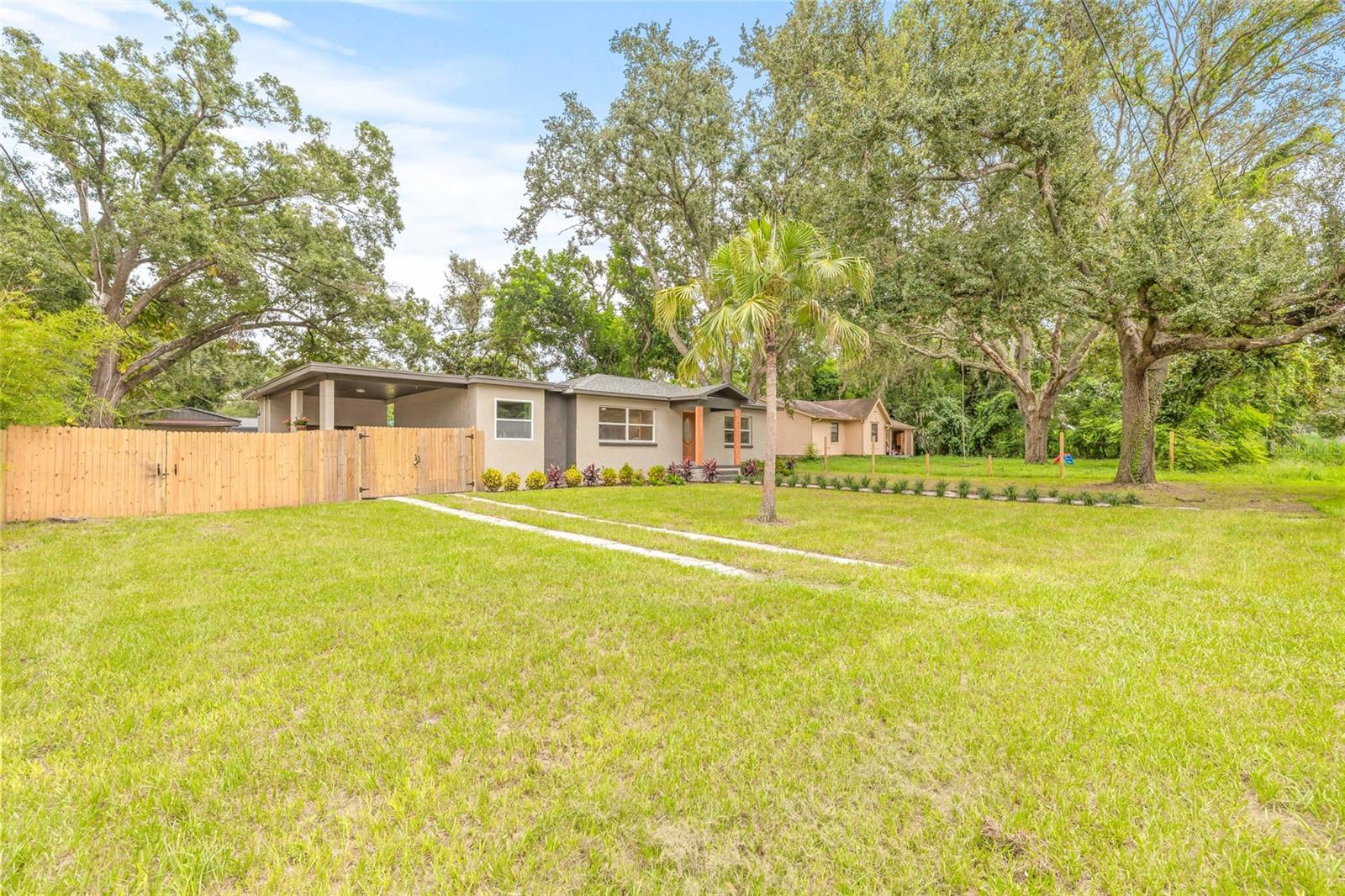 8719 N TEMPLE AVE, TAMPA, FL, 33617