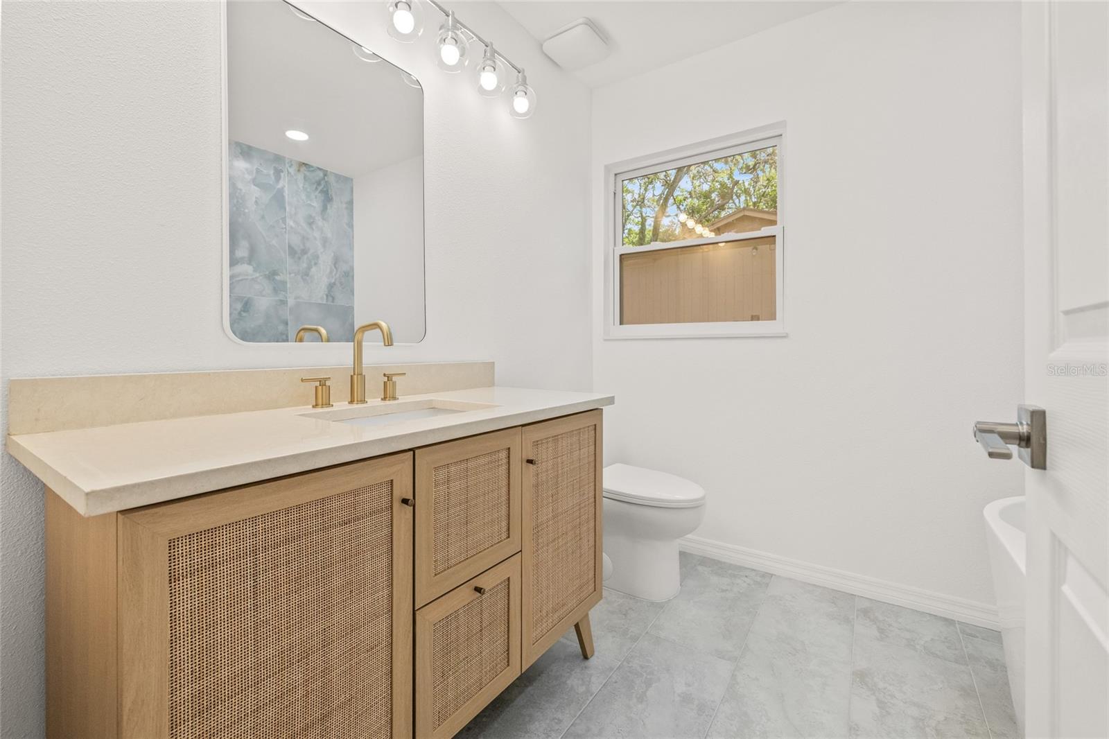 8719 N TEMPLE AVE, TAMPA, FL, 33617