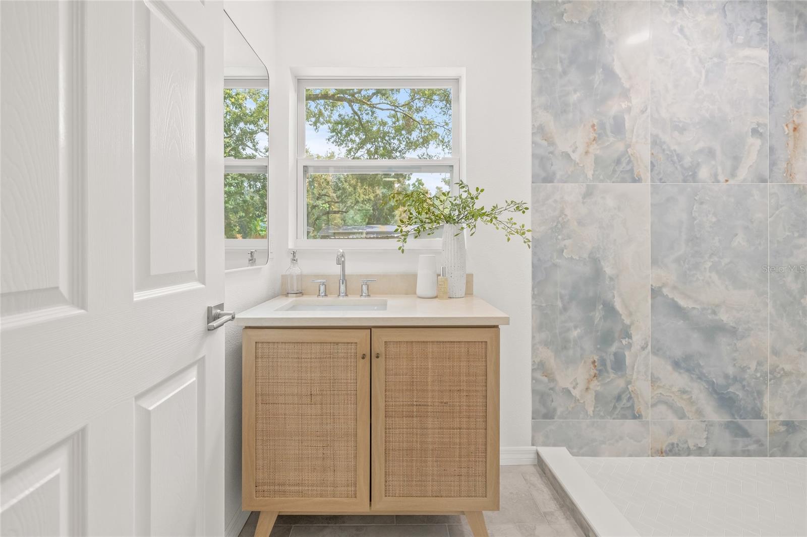 8719 N TEMPLE AVE, TAMPA, FL, 33617