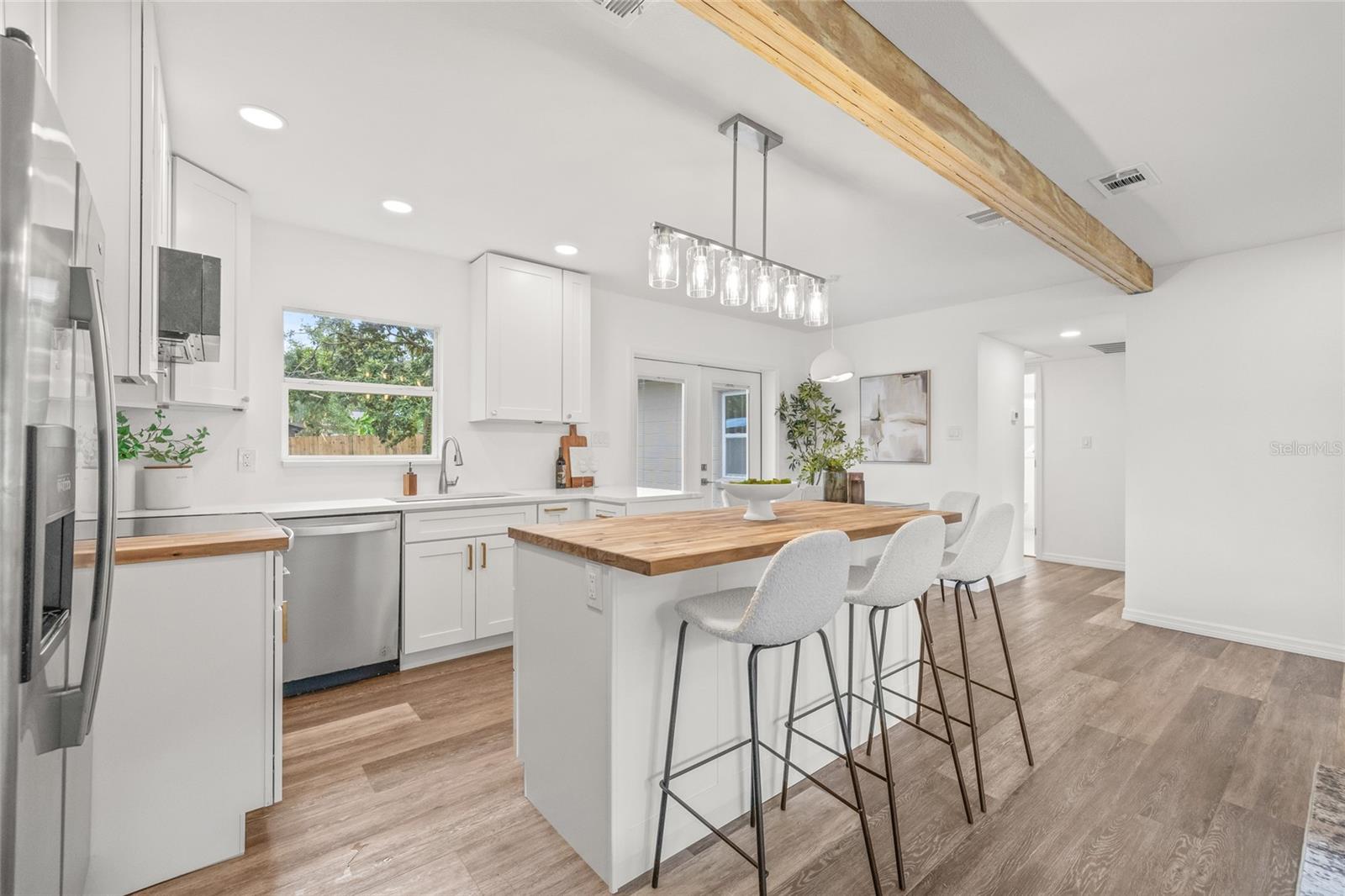 8719 N TEMPLE AVE, TAMPA, FL, 33617