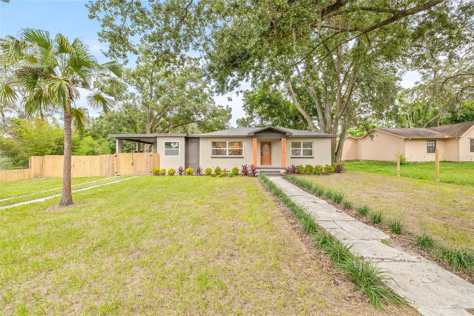 8719 N TEMPLE AVE, TAMPA, FL, 33617