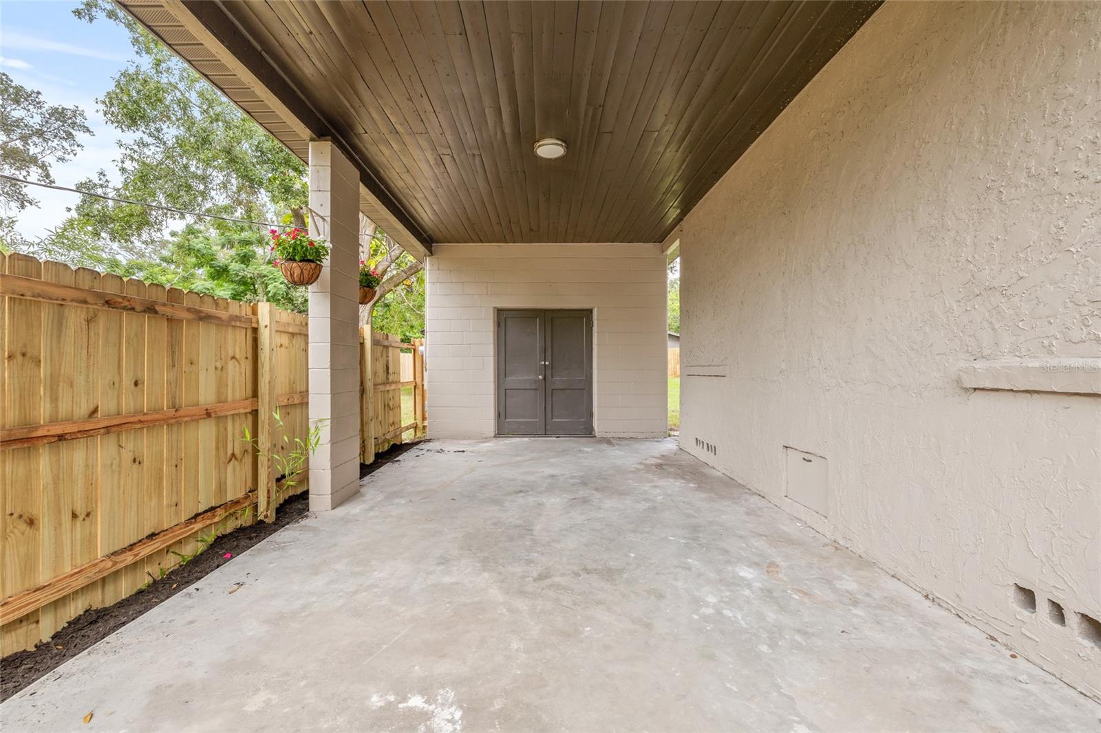 8719 N TEMPLE AVE, TAMPA, FL, 33617