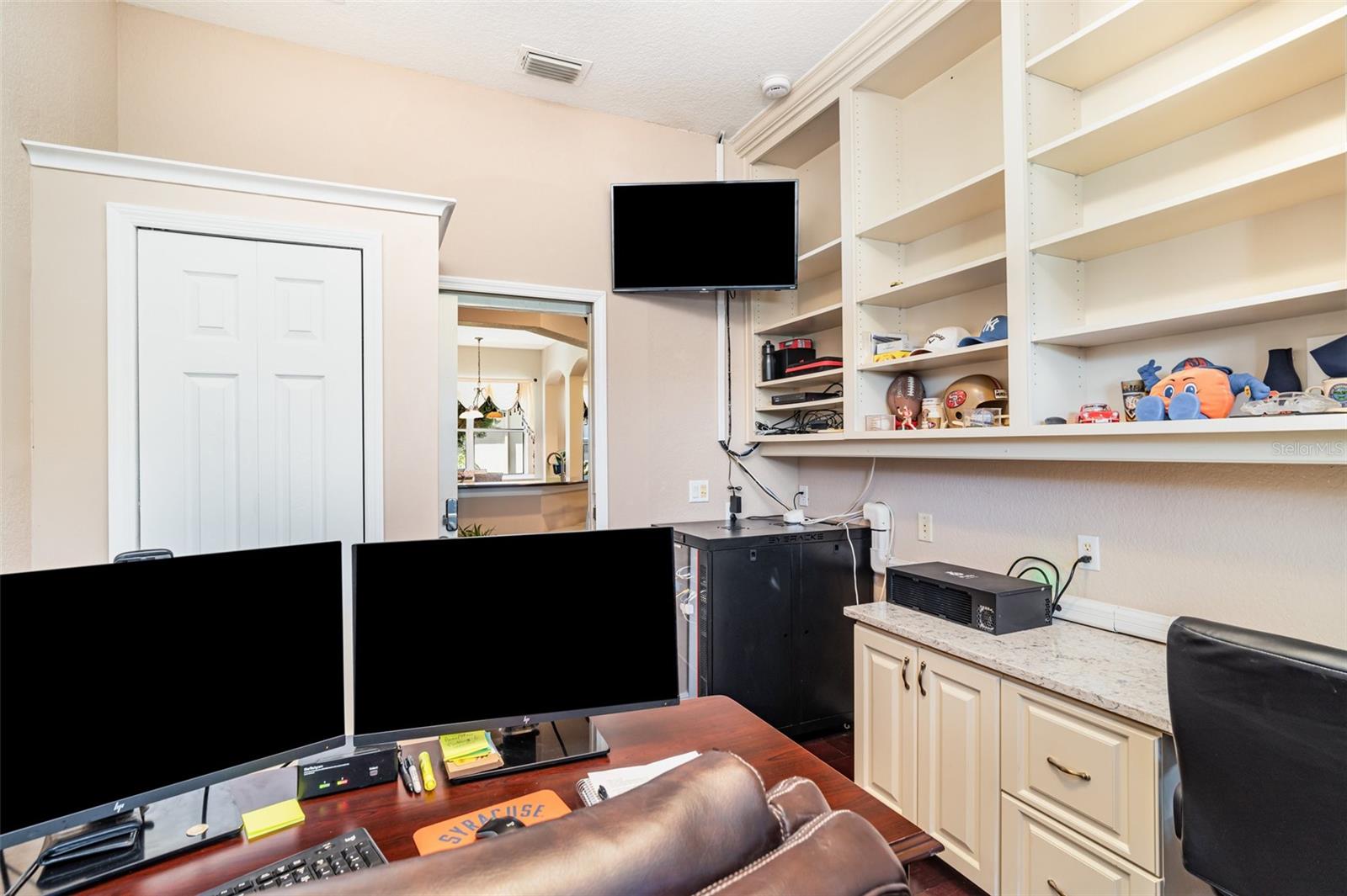 909 REGAL MANOR WAY, SUN CITY CENTER, FL, 33573