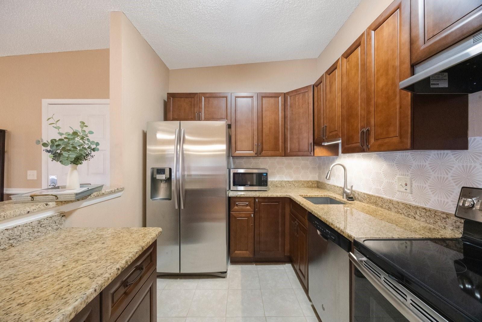 6012 LAKETREE LN #F, TEMPLE TERRACE, FL, 33617