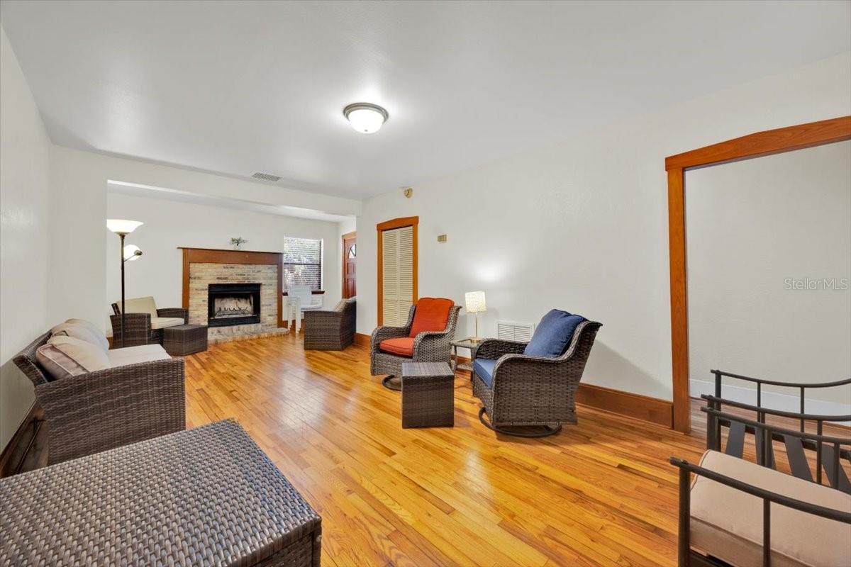 2652 N WOODLAND BLVD, DELAND, FL, 32720