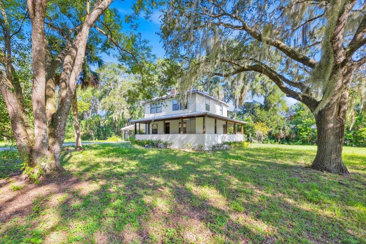 2652 N WOODLAND BLVD, DELAND, FL, 32720