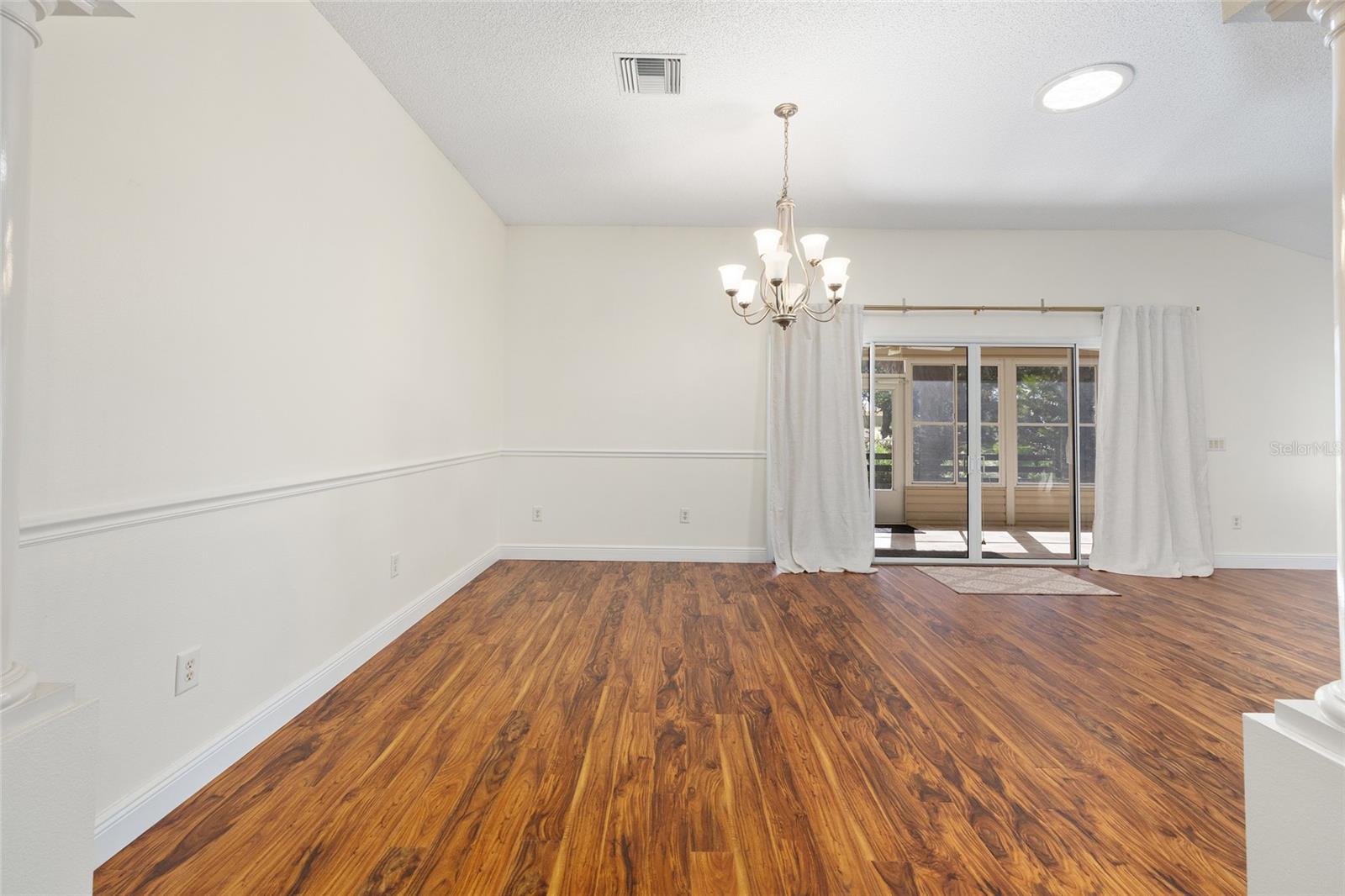 1185 OAK FOREST DR, THE VILLAGES, FL, 32162