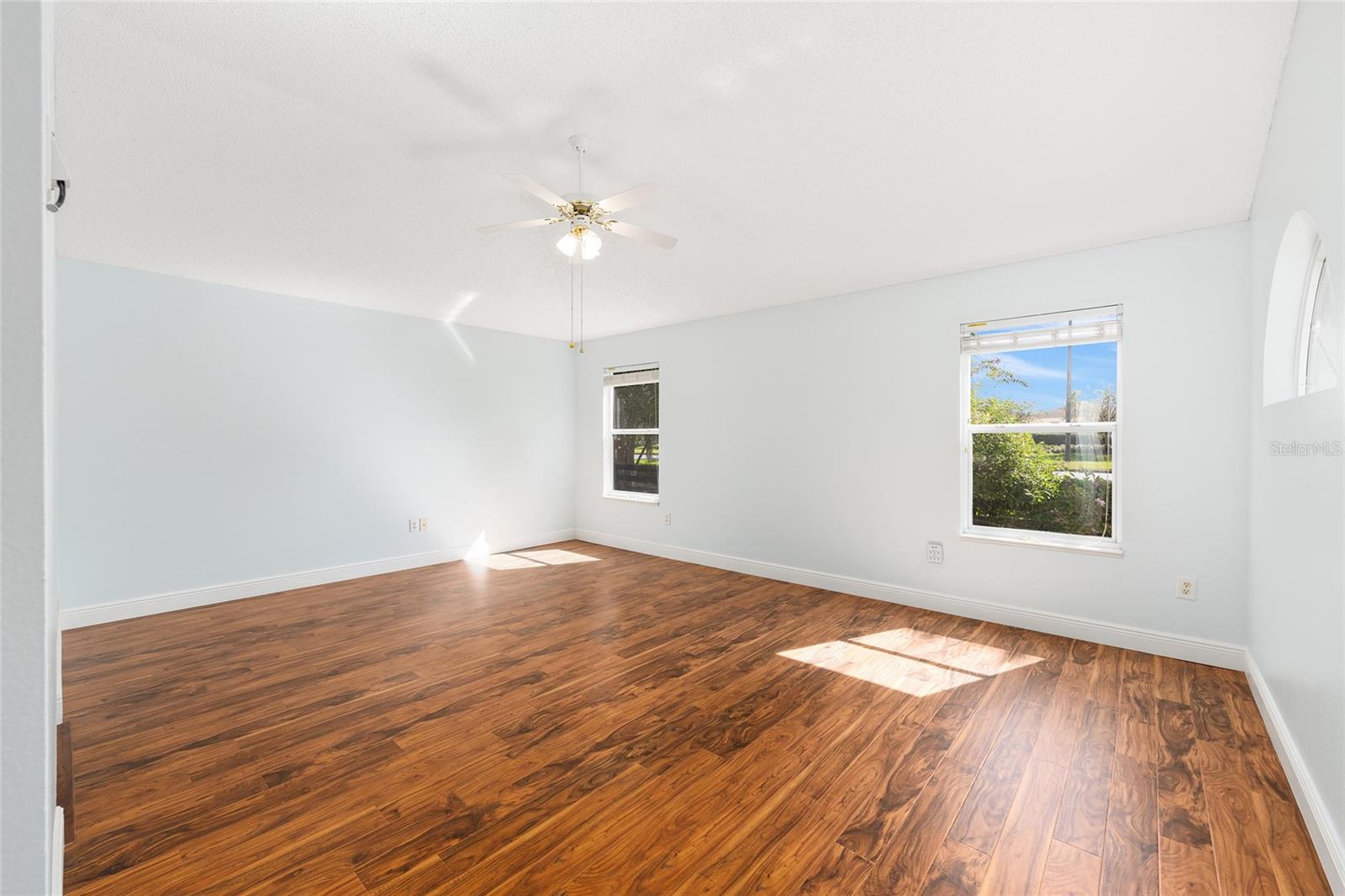 1185 OAK FOREST DR, THE VILLAGES, FL, 32162