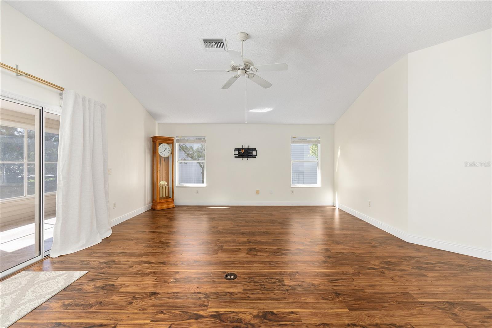 1185 OAK FOREST DR, THE VILLAGES, FL, 32162