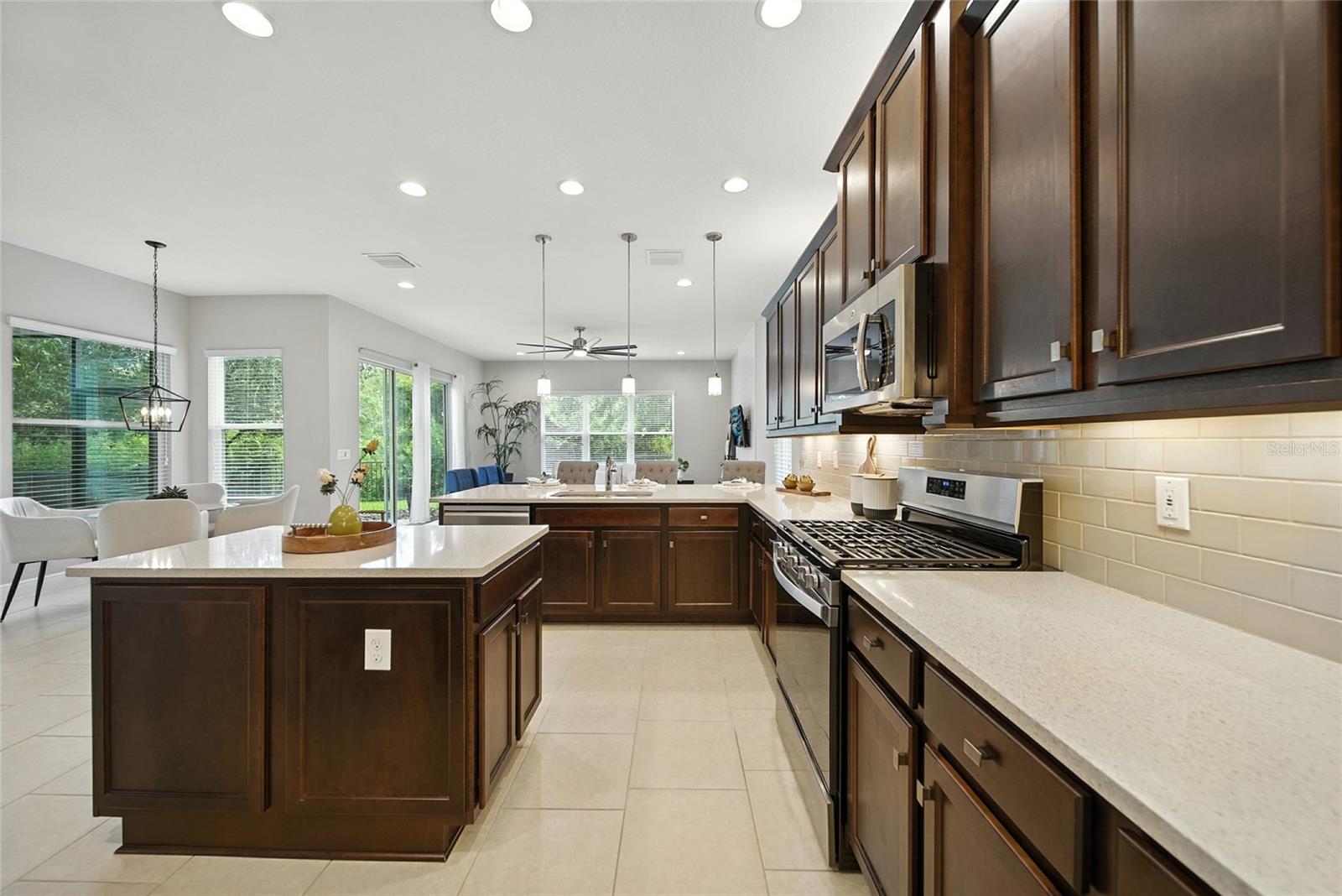 2495 OAKWOOD PRESERVE DR, WESLEY CHAPEL, FL, 33543