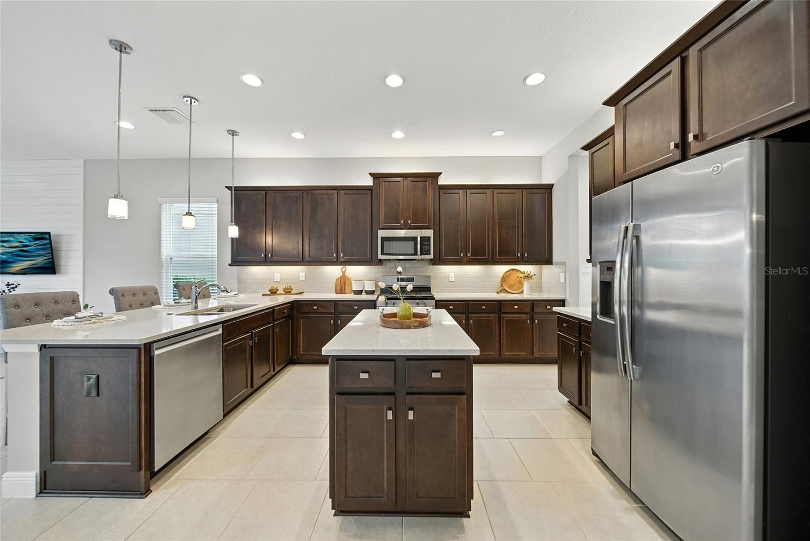 2495 OAKWOOD PRESERVE DR, WESLEY CHAPEL, FL, 33543