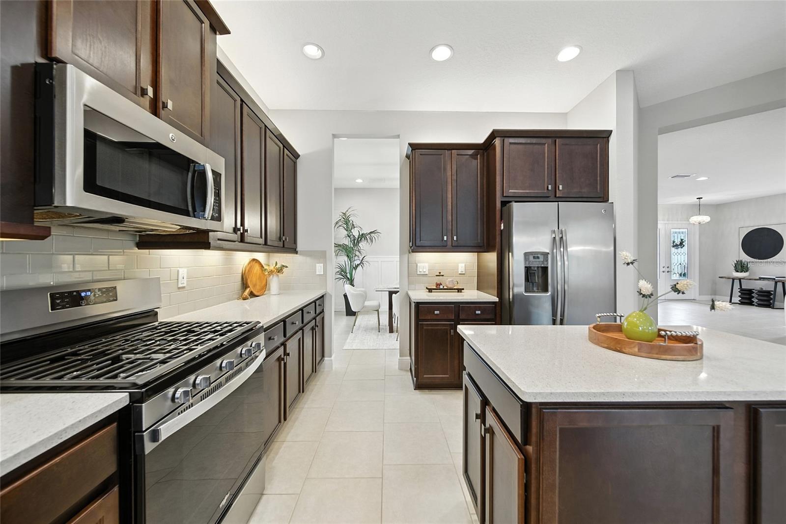 2495 OAKWOOD PRESERVE DR, WESLEY CHAPEL, FL, 33543