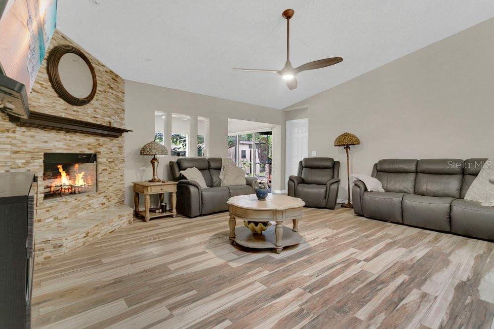 13804 VALLEYBROOKE LN, ORLANDO, FL, 32826