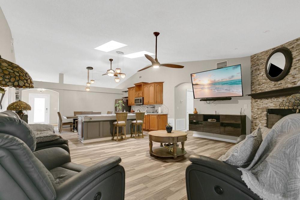 13804 VALLEYBROOKE LN, ORLANDO, FL, 32826