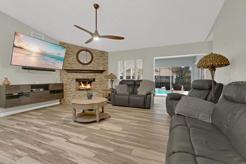 13804 VALLEYBROOKE LN, ORLANDO, FL, 32826