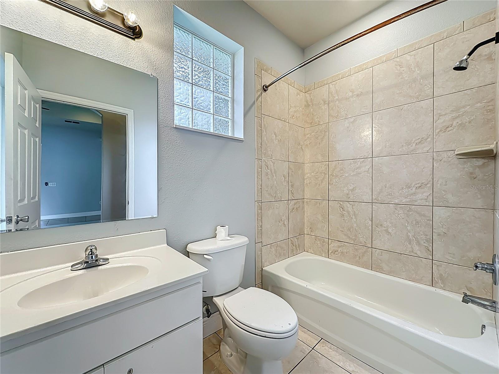 1 RYLIN LN, PALM COAST, FL, 32164