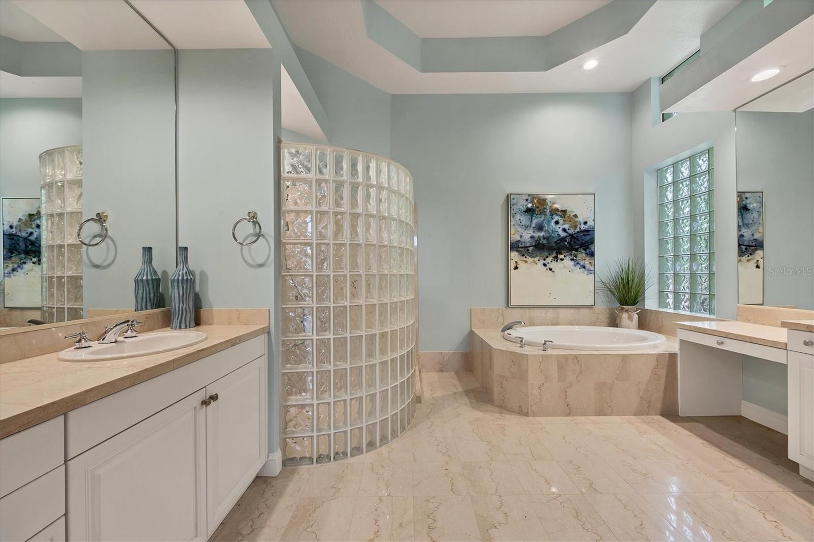 3617 FAIR OAKS PL, LONGBOAT KEY, FL, 34228