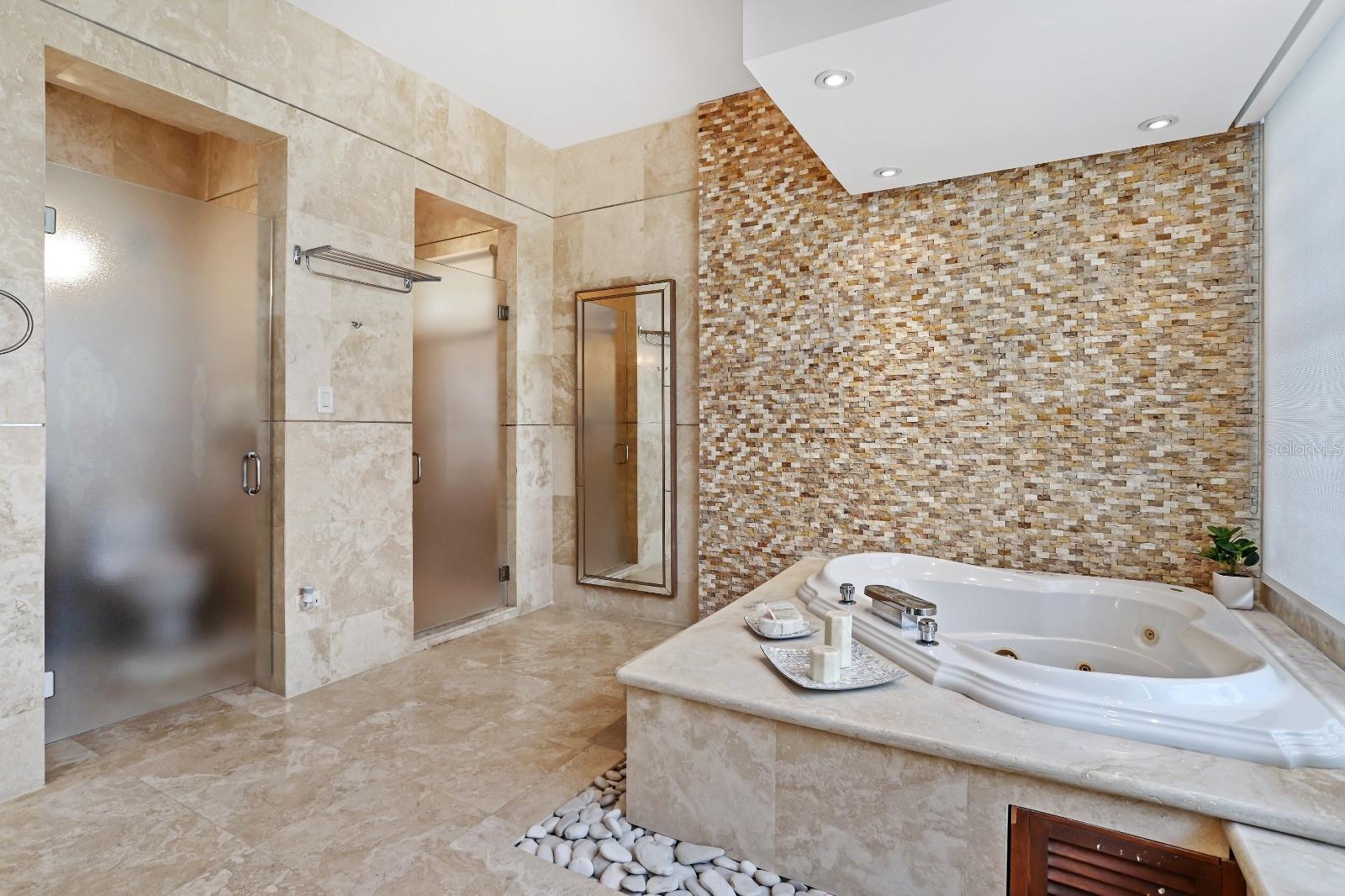 PR9115848 Property Photo