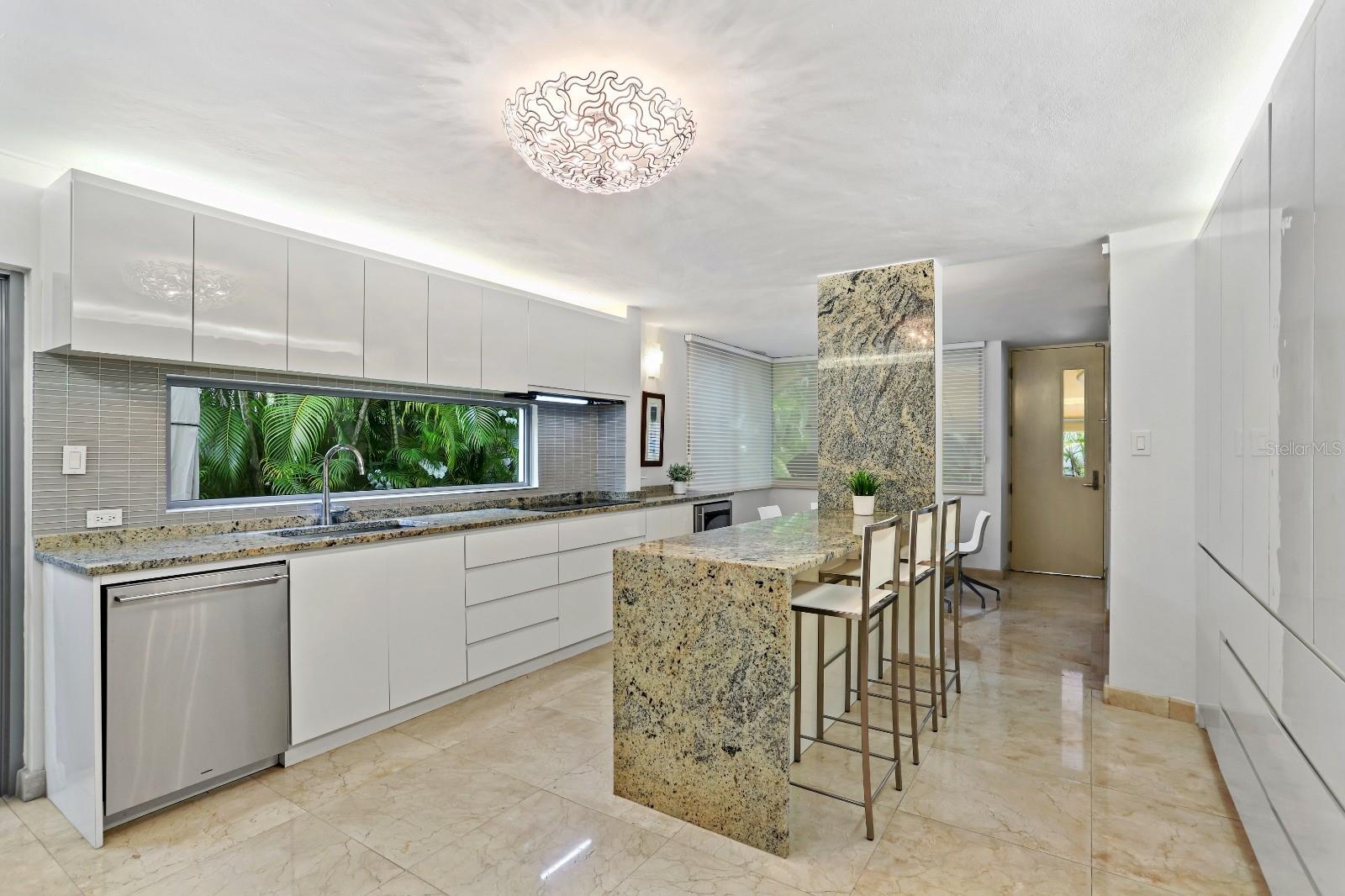 PR9115848 Property Photo