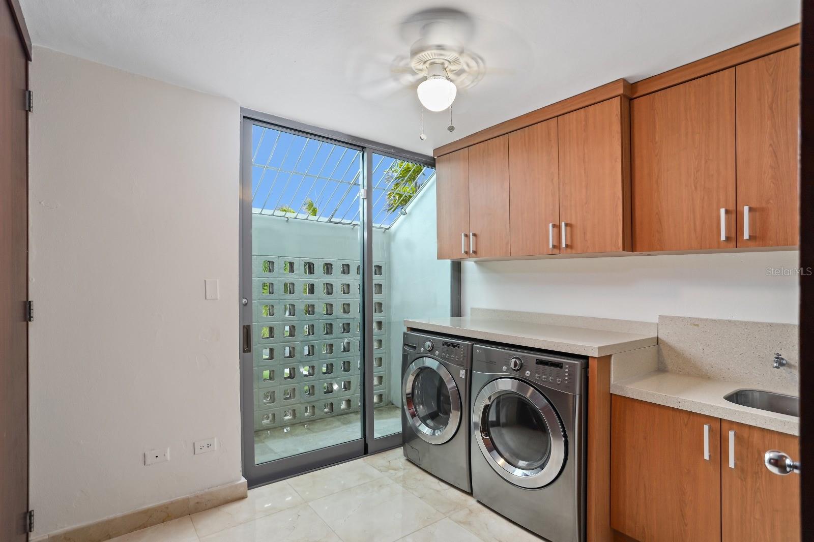 PR9115848 Property Photo