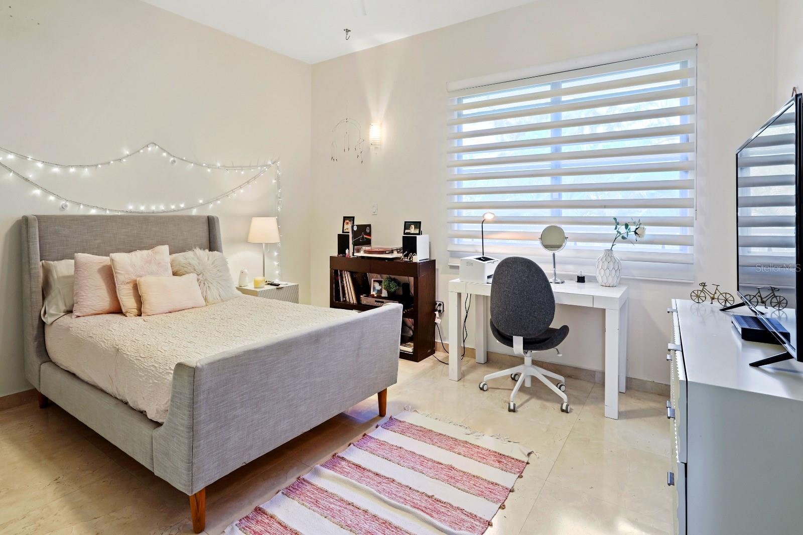 PR9115848 Property Photo