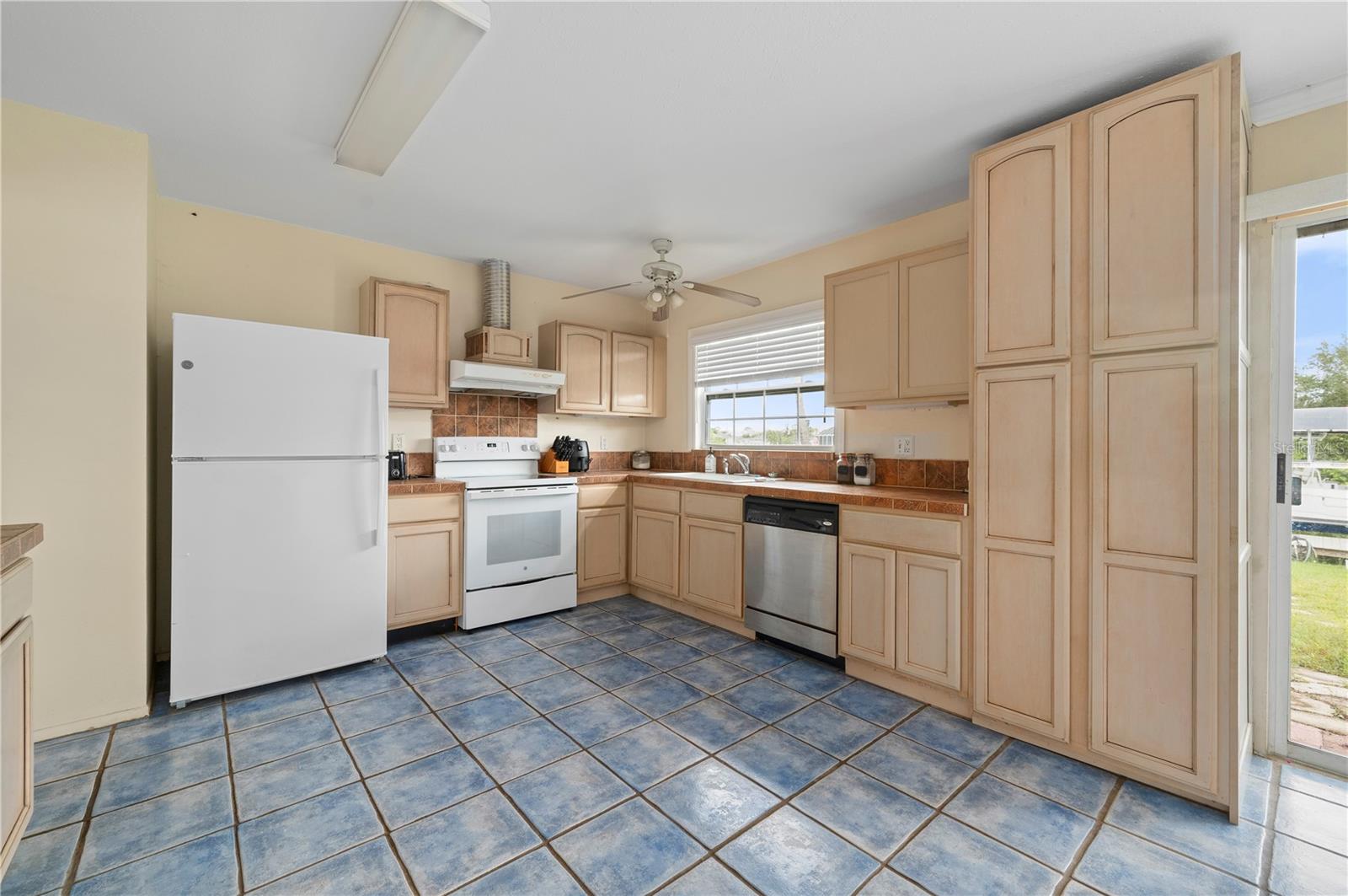 18334 KERRVILLE CIR, PORT CHARLOTTE, FL, 33948