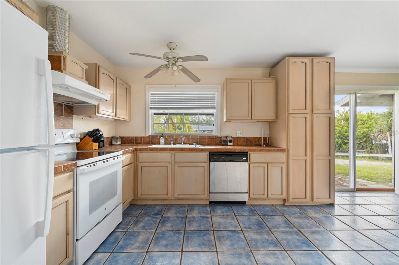 18334 KERRVILLE CIR, PORT CHARLOTTE, FL, 33948