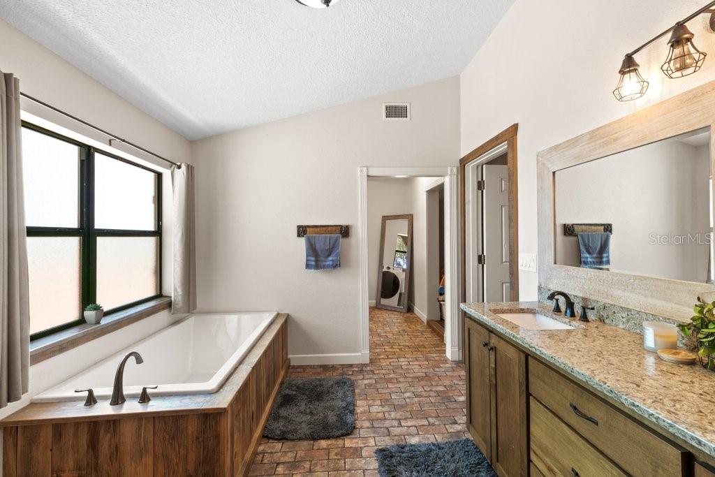 641 E STATE ROAD 100, SAN MATEO, FL, 32187